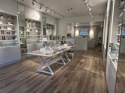 SPEX. OPTOMETRIST.
